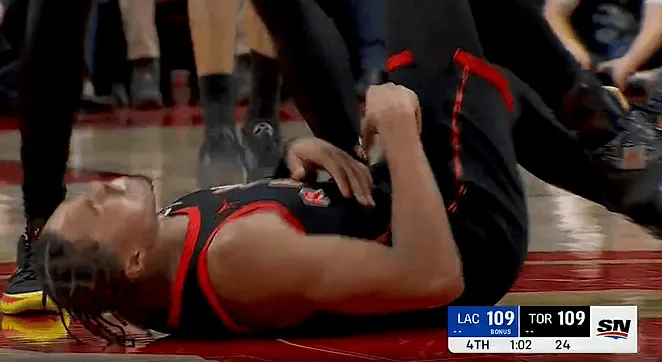 MK体育APP-哈登关键时刻连得8分追平比分,但邓恩随后被吹罚掩护犯规