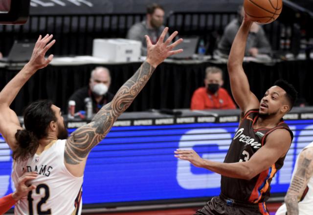 MK体育官网-流言汇总：鹈鹕有意麦科勒姆 湖人塔克遭冷落