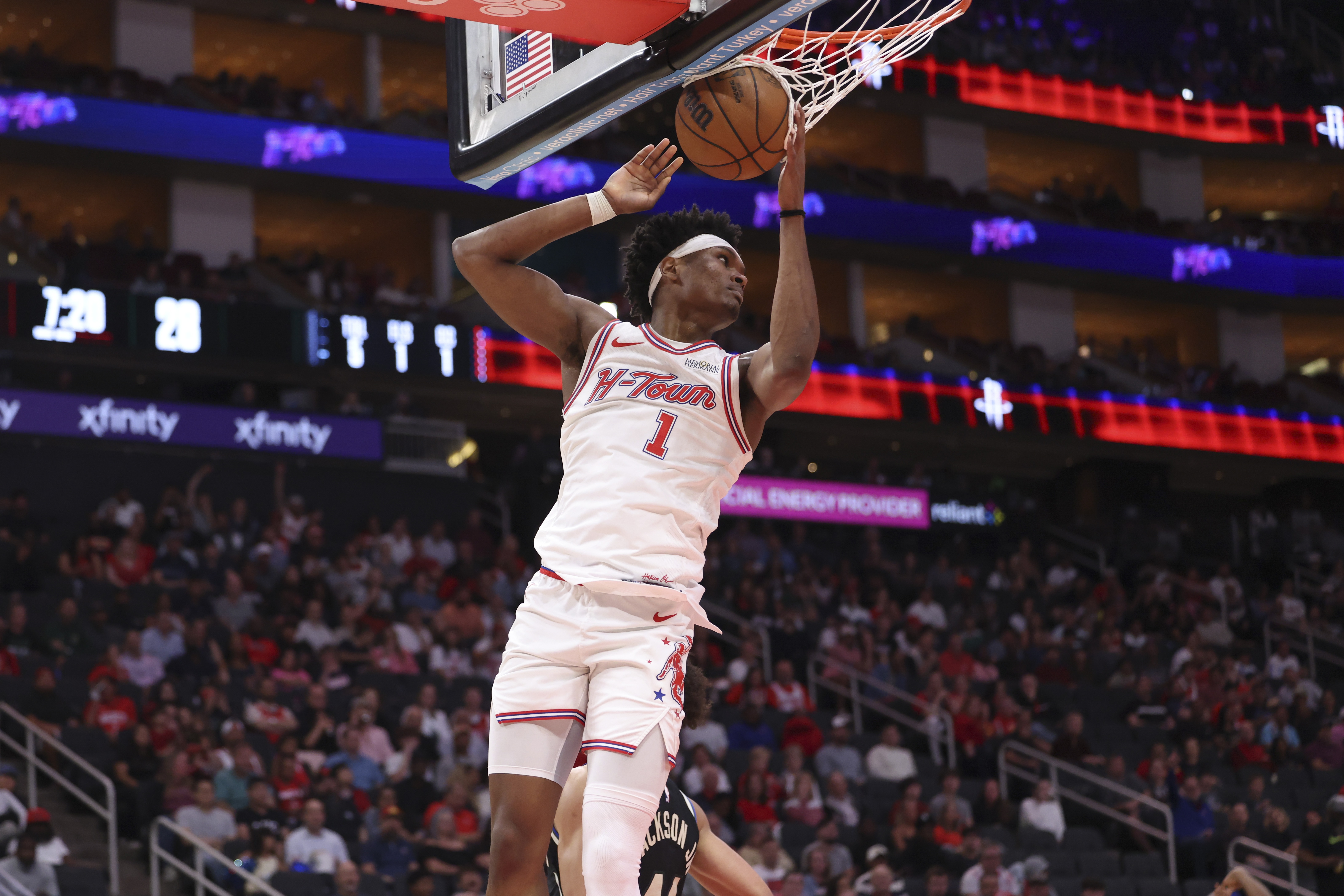 MK体育APP-可能被湖人横扫？阿门：我不会去考虑这件事 我只会考虑赢球